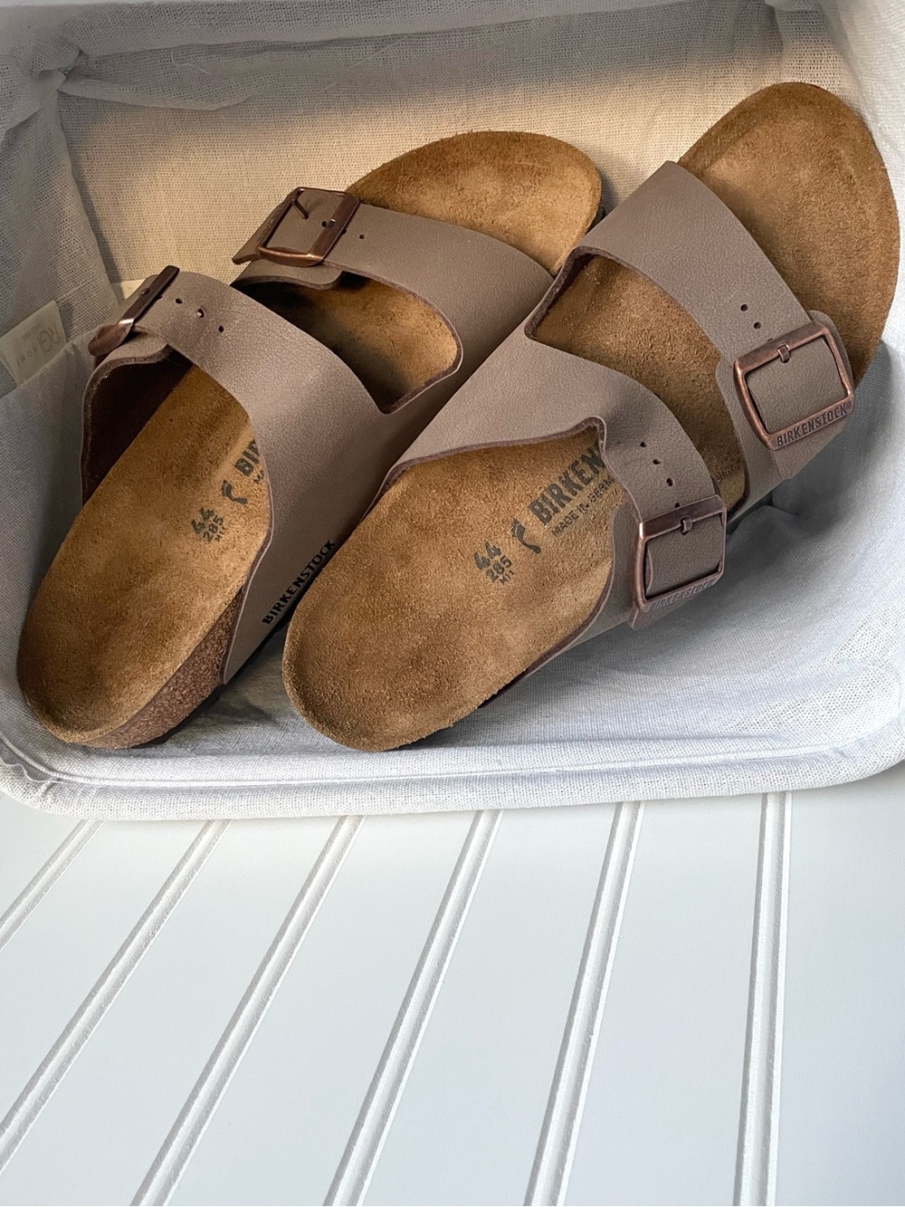 Birkenstock Arizona Sandal Mocha Two-Strap Iconic Light Brown EU 44 M11 Reg NWOT - Picture 10 of 14